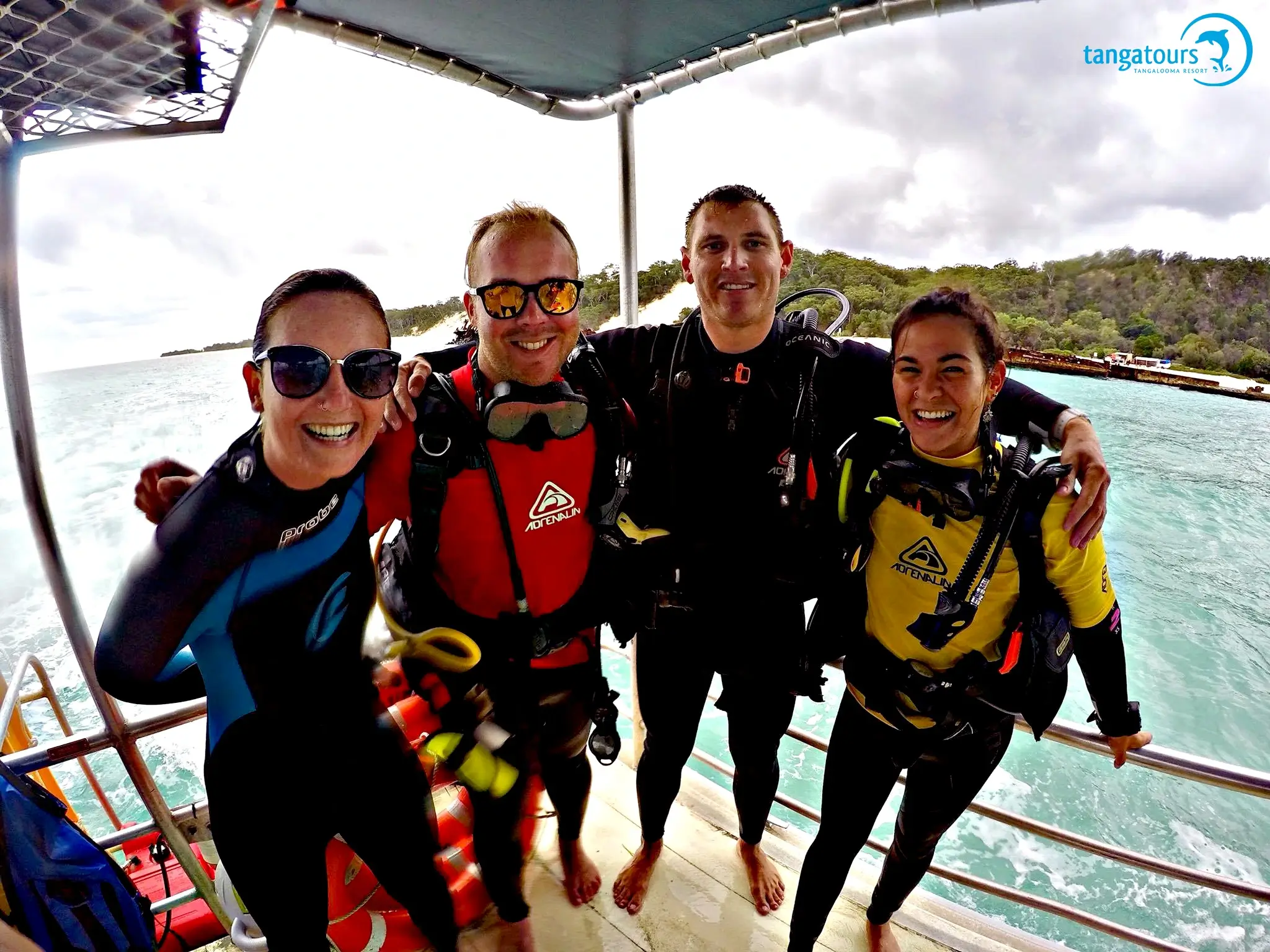 PADI Scuba Diving Moreton Island Tangatours